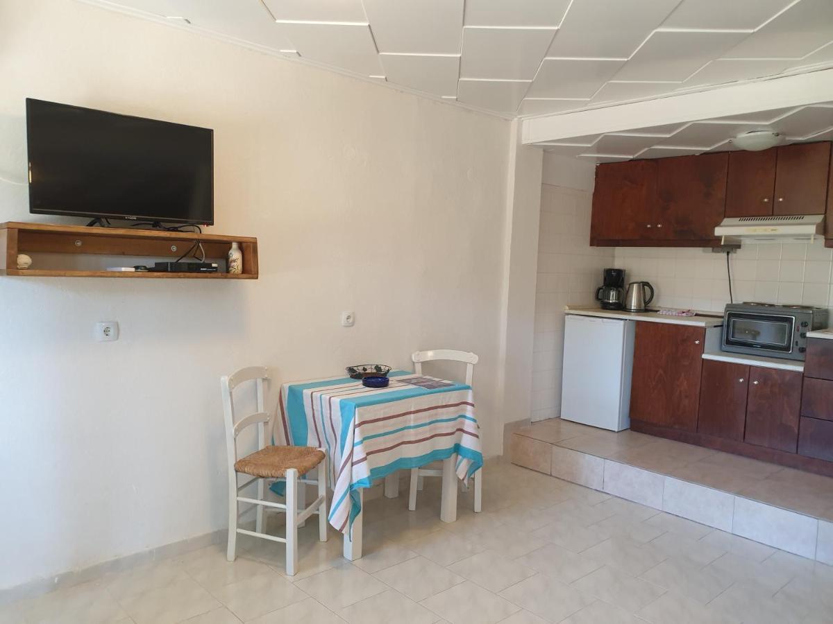 Apartments And Studios Xenophon Matala  Exterior photo