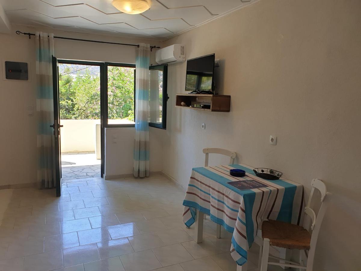 Apartments And Studios Xenophon Matala  Exterior photo